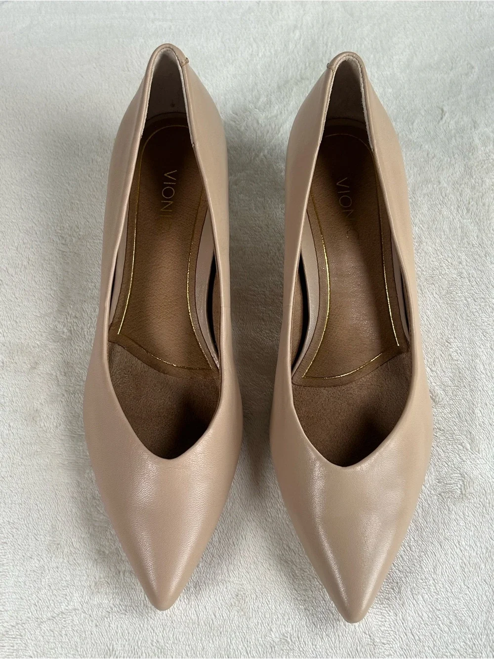 Vionic Josie Classic Pointed-Toe Kitten Heels Pumps Nude/Beige Women’s Size 7.5